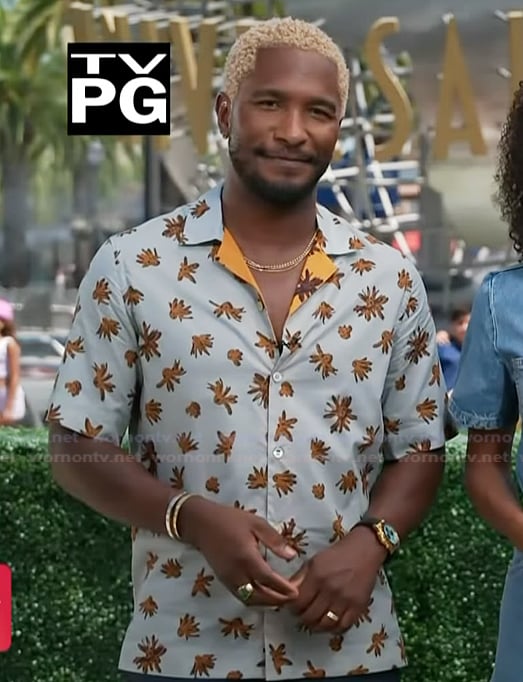 Scott’s blue floral print shirt on Access Hollywood