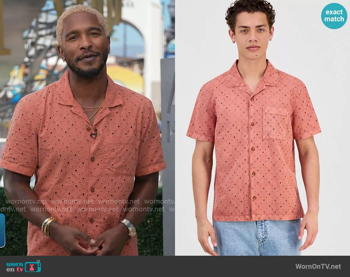 Sun + Stone Cotton Eyelet Garment-Dyed Short-Sleeve Camp Shirt worn by Scott Evans on Access Hollywood