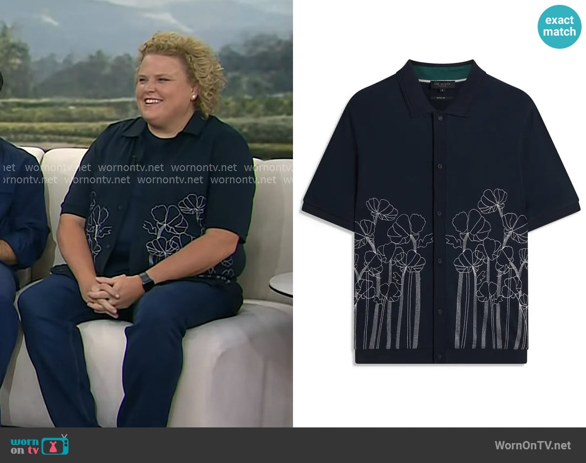 Ted Baker Actton Embroidered Short Sleeve Knit Button-Up Shirt worn by Fortune Feimster on Today