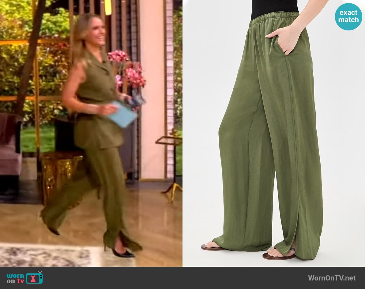 Sara’s green pants on The View Sara’s green pants on The View
