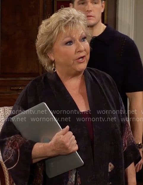 Traci’s black printed kimono on The Young and the Restless
