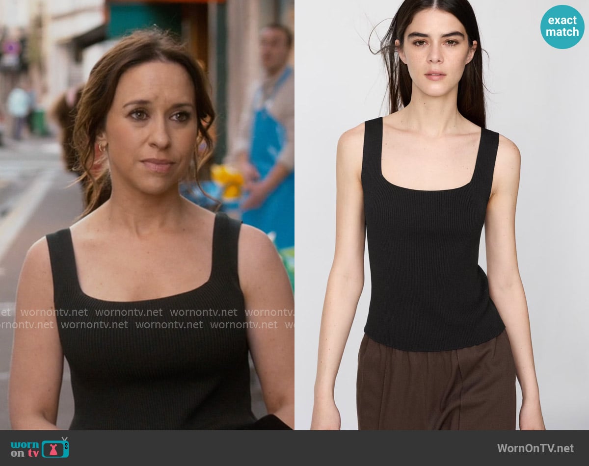 Uniqlo 3D Knit Ribbed Sleeveless Sweater in Black worn by Chelsea Martin (Lacey Chabert) on Paris is Always a Good Idea