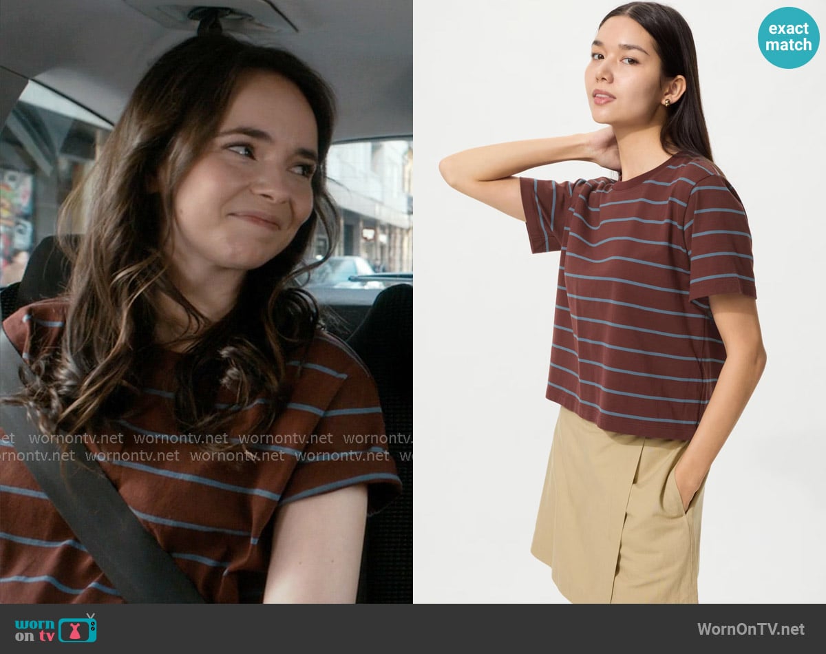 Uniqlo Washed Cotton Boxy T-Shirt in Striped Dark Brown worn by Annabelle Martin (Rebecca Hanssen) on Paris is Always a Good Idea