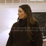 Whitney’s brown ribbed chunky sweater on In The City Whitney’s brown ribbed chunky sweater on In The City