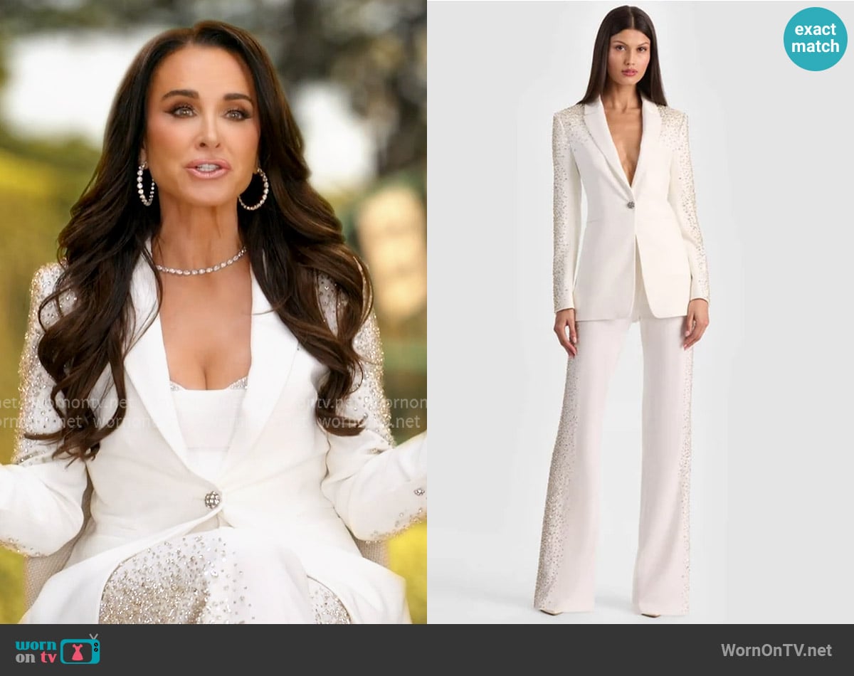 Alice + Olivia Breann Embellished Blazer worn by Kyle Richards on The Real Housewives Ultimate Girls Trip