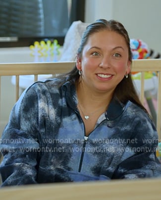 Alli’s blue half-zip sweatshirt on The McBee Dynasty Real American Cowboys Alli’s blue half-zip sweatshirt on The McBee Dynasty Real American Cowboys