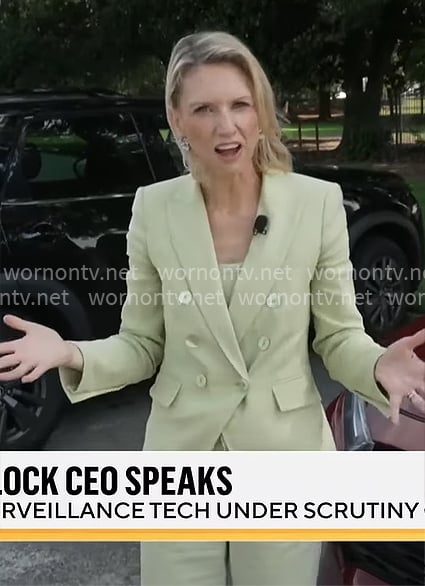 Anna Schecter’s light green suit on CBS Mornings