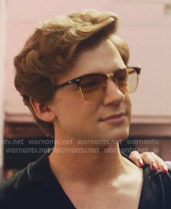 Bret's tortoise sunglasses on The Shards