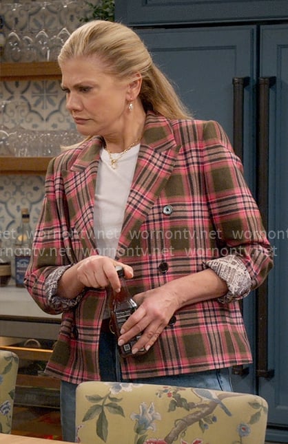 Carol’s pink plaid blazer on Leanne