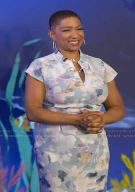 Deja Vu’s blue floral print dress on Live with Kelly and Mark Deja Vu’s blue floral print dress on Live with Kelly and Mark