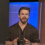 Derek Hough’s brown printed short sleeve shirt on Extra Derek Hough’s brown printed short sleeve shirt on Extra