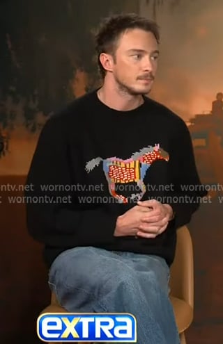 Drew Starkey’s black horse print sweater on Extra Drew Starkey’s black horse print sweater on Extra