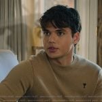 Eliot’s brown sweater on My Life with the Walter Boys Eliot’s brown sweater on My Life with the Walter Boys