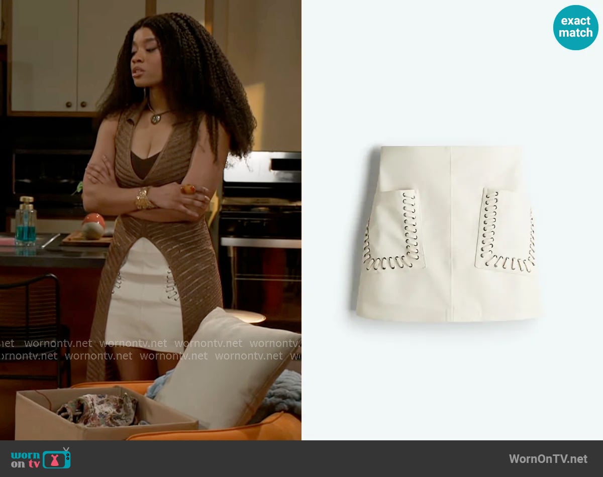 H&M Coated Mini Skirt worn by Eva Thomas (Ambyr Michelle) on Beyond the Gates