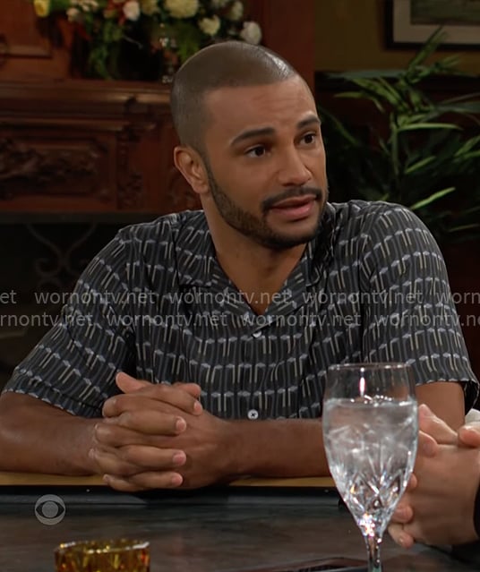 Holden's geometric print shirt on The Young and the Restless Holden's geometric print shirt on The Young and the Restless