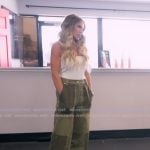 Jennifer’s green colorblock pants on The Real Housewives of Orange County Jennifer’s green colorblock pants on The Real Housewives of Orange County