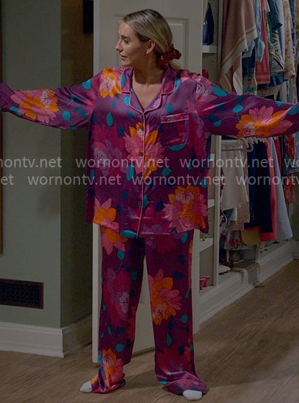 Jessie's purple floral pajamas on Leanne