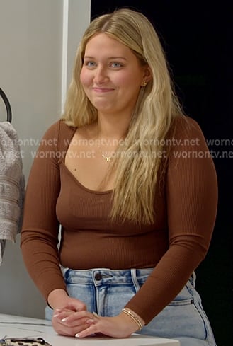 Kacie’s brown scoop neck top on The McBee Dynasty Real American Cowboys