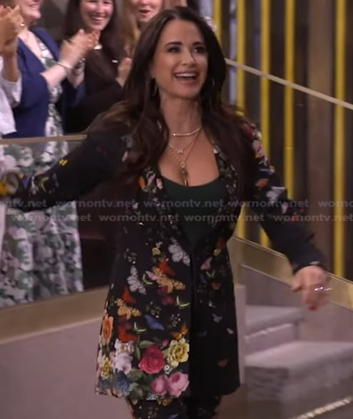 Kyle Richards’s floral print blazer and pants on Live with Kelly and Mark Kyle Richards’s floral print blazer and pants on Live with Kelly and Mark