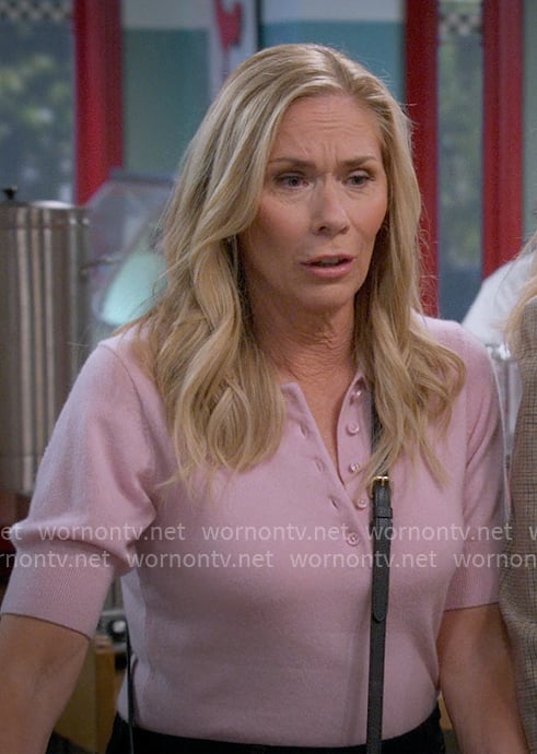 Leanne’s pink short-sleeve polo sweater on Leanne Leanne’s pink short-sleeve polo sweater on Leanne