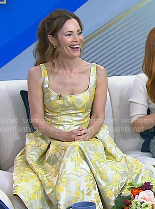 Leslie Mann’s yellow floral print midi dress on Today Leslie Mann’s yellow floral print midi dress on Today