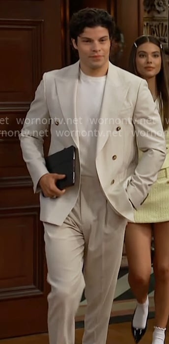 RJ’s ivory white suit on The Bold and the Beautiful