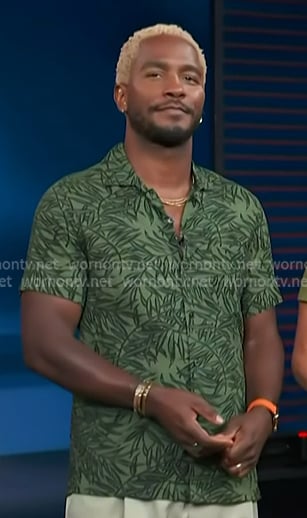 Scott’s green leaf print shirt on Access Hollywood Scott’s green leaf print shirt on Access Hollywood