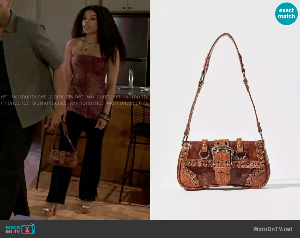 Silence + Noise at Urban Outfitters Jade Laced Rivet Bag worn by Eva Thomas (Ambyr Michelle) on Beyond the Gates