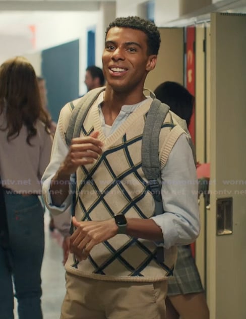Skylar's white check print vest on My Life with the Walter Boys
