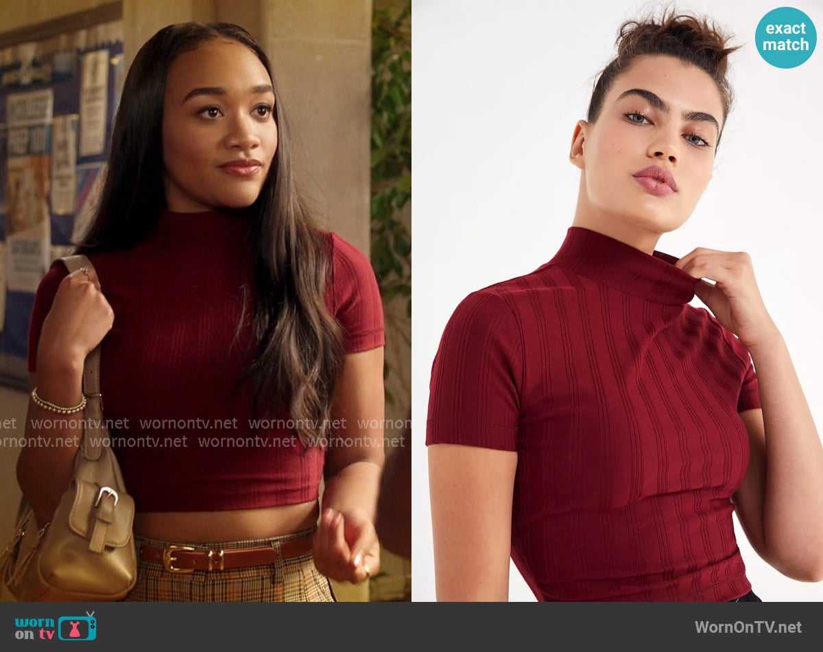 Urban Outfitters Tiny Ribbed Mock Neck Tee worn by Tori (Lauryn Hardy) on All American