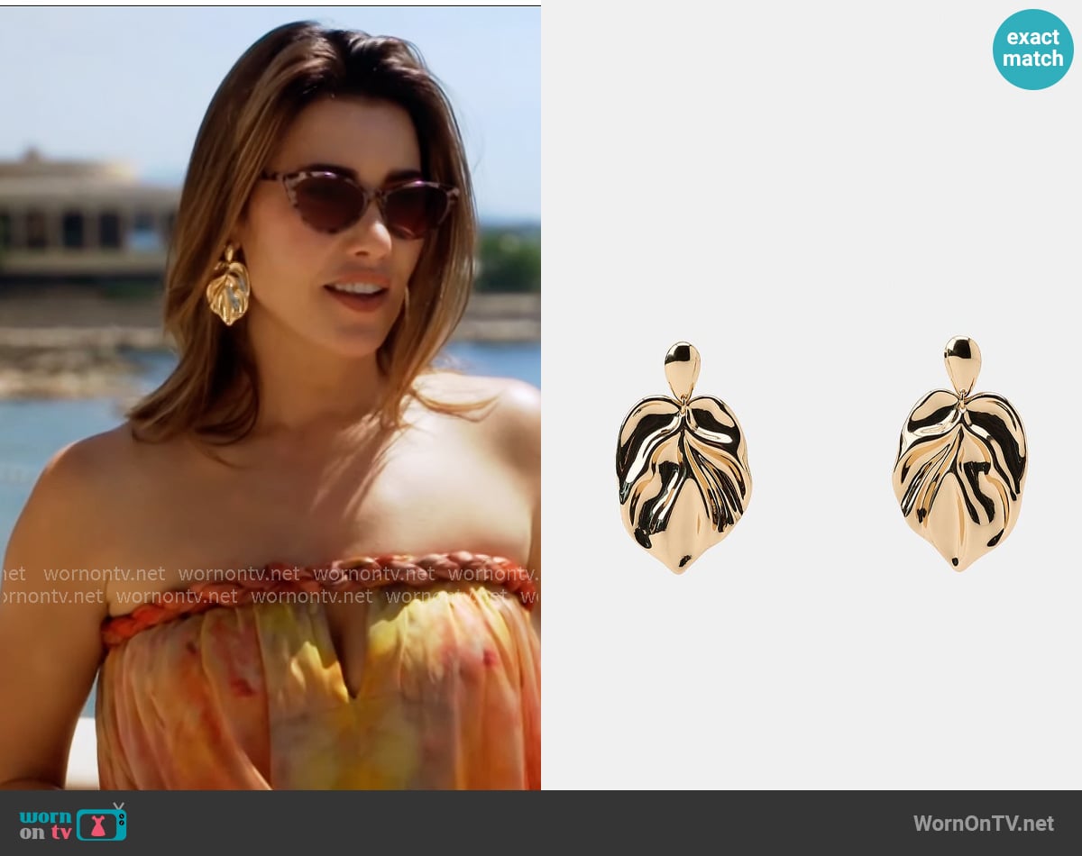 Zara Maxi Metal Leaf Earrings worn by Steffy Forrester (Jacqueline MacInnes Wood) on The Bold and the Beautiful Zara Maxi Metal Leaf Earrings worn by Steffy Forrester (Jacqueline MacInnes Wood) on The Bold and the Beautiful