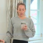 Alix’s gray sweatshirt on Earle Meets World Alix’s gray sweatshirt on Earle Meets World