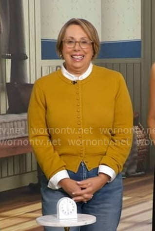 Babs Costello’s mustard cardigan on Good Morning America Babs Costello’s mustard cardigan on Good Morning America