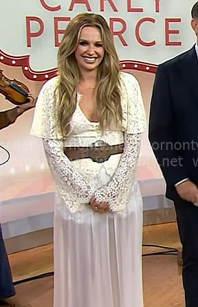 Carly Pearce’s white layered lace top on Today