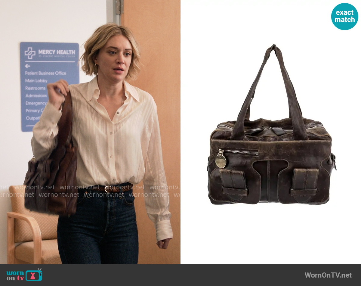 Chloe Saskia Leather Shoulder Bag worn by Mare Pritti (Chelsea Frei) on The Paper