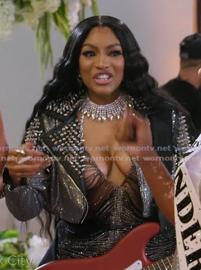 Drew’s black rhinestone blazer on The Real Housewives Ultimate Girls Trip Drew’s black rhinestone blazer on The Real Housewives Ultimate Girls Trip