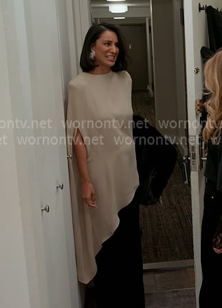 Jessel’s asymmetric top on The Real Housewives of New York City Jessel’s asymmetric top on The Real Housewives of New York City