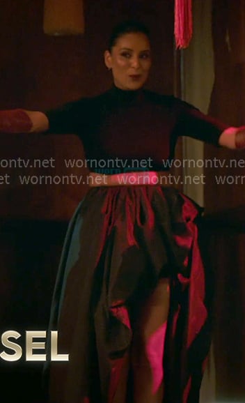 Jessel’s black asymmetric maxi skirt on The Real Housewives of New York City Jessel’s black asymmetric maxi skirt on The Real Housewives of New York City