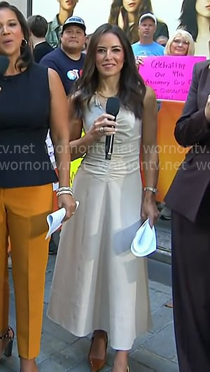 Kaylee’s beige ruched front dress on Today