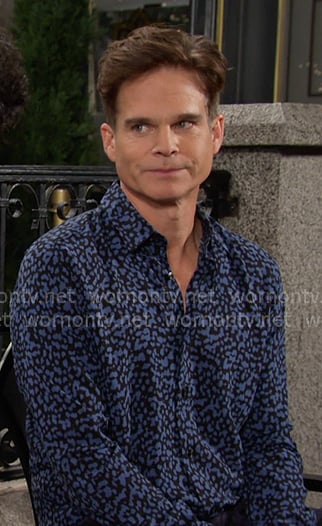 Leo's blue printed button down shirt on Days of our Lives