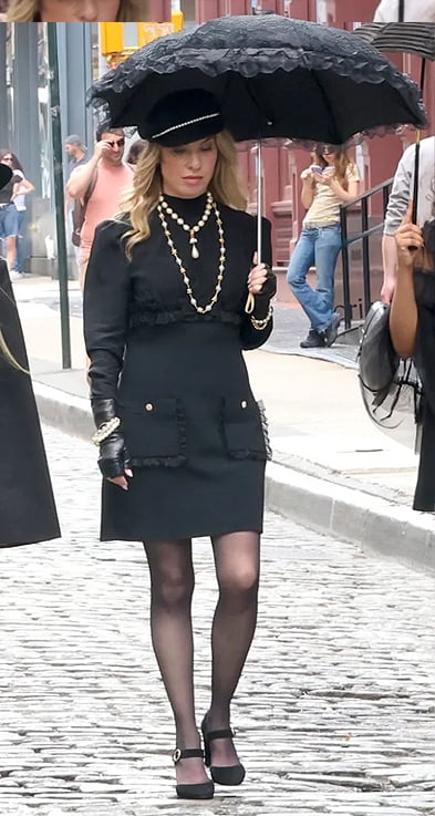 Leslie’s black dress with front pockets on American Horror Story