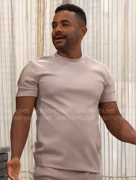 Nate’s beige t-shirt and sweatpants set on The Young and the Restless