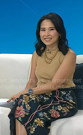 Vicky’s beige ribbed top and navy floral skirt on Today Vicky’s beige ribbed top and navy floral skirt on Today