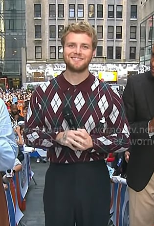 Alex Warren’s burgundy argyle polo sweater on Today Alex Warren’s burgundy argyle polo sweater on Today