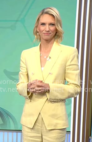 Anna Schecter’s yellow blazer on CBS Mornings Anna Schecter’s yellow blazer on CBS Mornings
