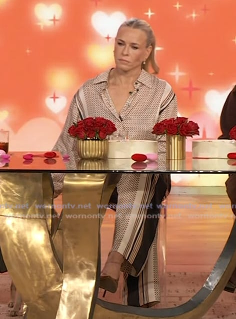 Chelsea Handler’s printed top and pant set on The Drew Barrymore Show Chelsea Handler’s printed top and pant set on The Drew Barrymore Show