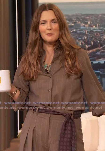 Drew's brown striped shirt and pants on The Drew Barrymore Show