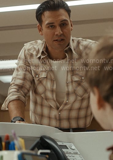 Eddie's beige plaid western shirt on 9-1-1