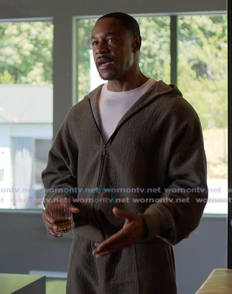 Eric’s gray hoodie and sweatpants on Reasonable Doubt