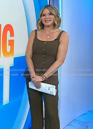 Jenna’s brown button vest on Today